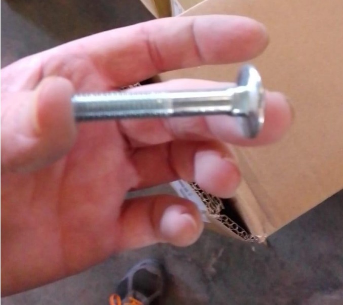 tornillería nueva para canapé