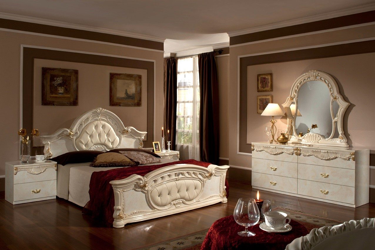 Elegante cómoda para dormitorio de estilo clásico.