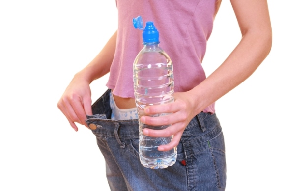 El agua ayuda a perder peso. Fuente:http://direktno.hr/ 