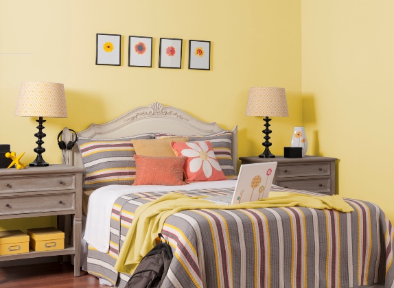 dormitorio color amarillo. Fuente: http://www.glidden.com/