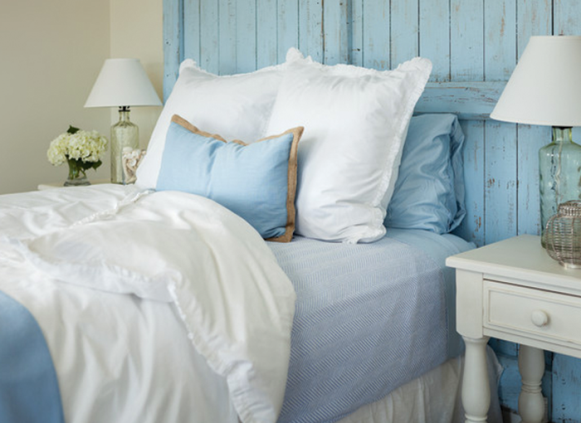 dormitorios-verano-estilo-romantico. Fuente: http://www.blogsagafalabella.com/