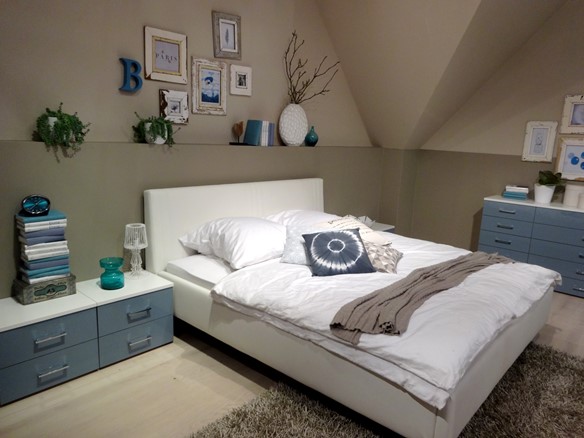 muebles-azules. Fuente: http://www.dicoro.com/