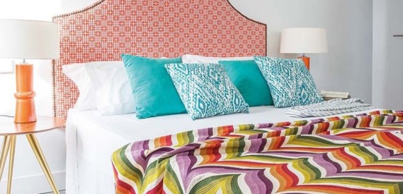 dormitorio colorido. Fuente: http://www.decoora.com/